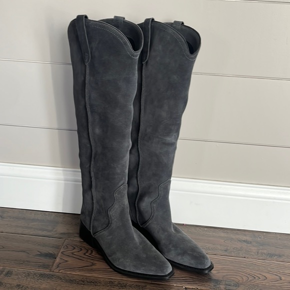 Brand New Steve Madden Suede Boot - Picture 1 of 12